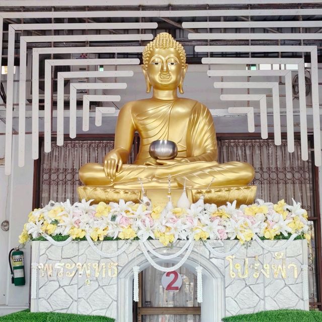 พระพุทธโปร่งฟ้า เจดีย์วัดดอนเมืองพระอารามหลวง