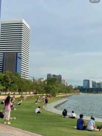 รีวิว สวนเบญจกิติ สถานที่ผ่อนคลายกลางเมือง