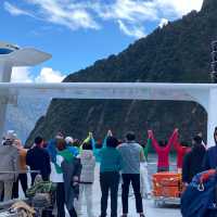 Milford Sound: The "Eighth Wonder of the World" – Is It Worth the Trip? 🤔🏞️
