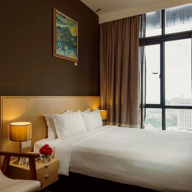 Urban Sophistication with a Tranquil Twist