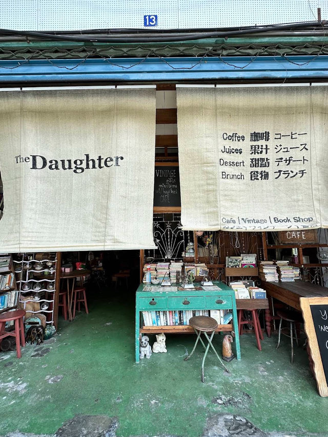 Vintage Green Cafe @ The Daughter