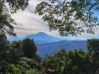 Amazing Borneo - Land of the Headhunters !