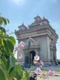 ประตูชัยลาว สัญลักษณ์แห่งเมืองลาว