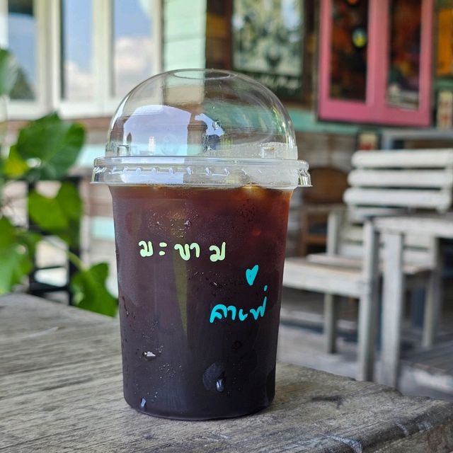 🍀นั่งชิล ชมทุ่งนา ที่ มะขามคาเฟ่ | อ่างทอง 🌿