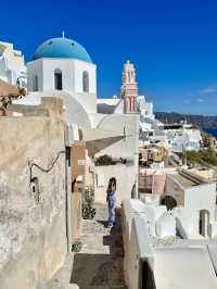 Island Hopping in Greece – Sunset Views, Blue Domes & Dreamy Ferries