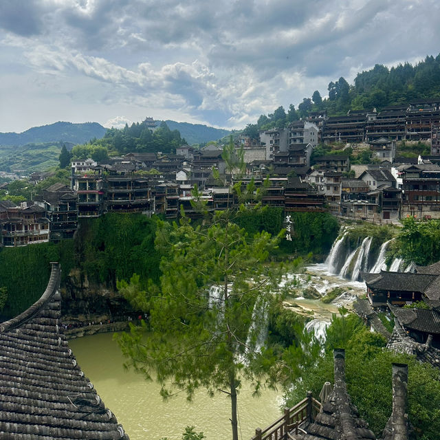 Tangible History and Natural Beauty in Furong Town 🌿