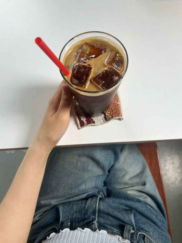 🌿 도심 속 힙한 식물 가득, 하이퍼마켓 카페