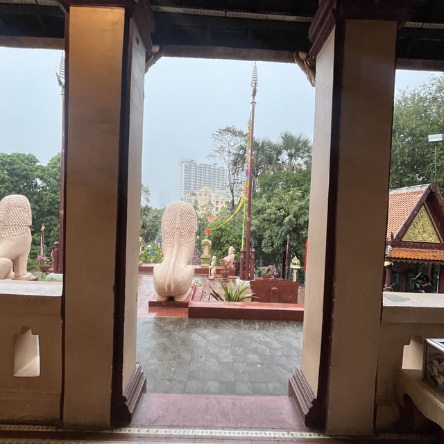 🌿 Wat Phnom: Where Phnom Penh’s Story Begins 🛕✨