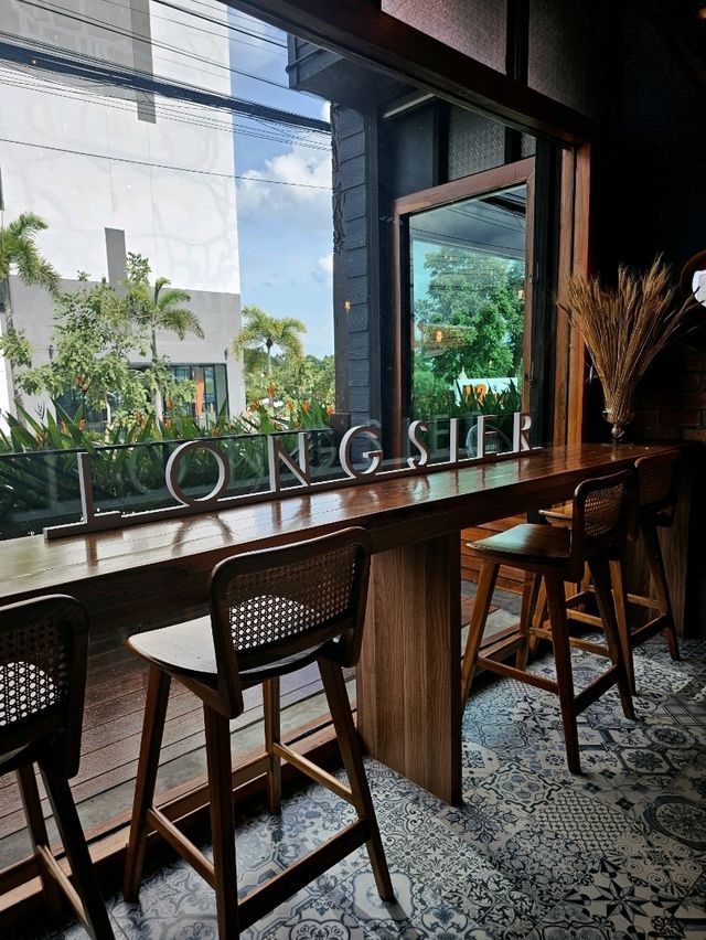 - LONGSIER Lifestyle Cafe -