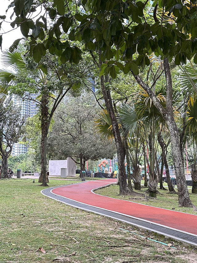 Saturday Morning Sweat Diaries @ KLCC Park 