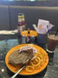 Lively casual dining spot in a mall