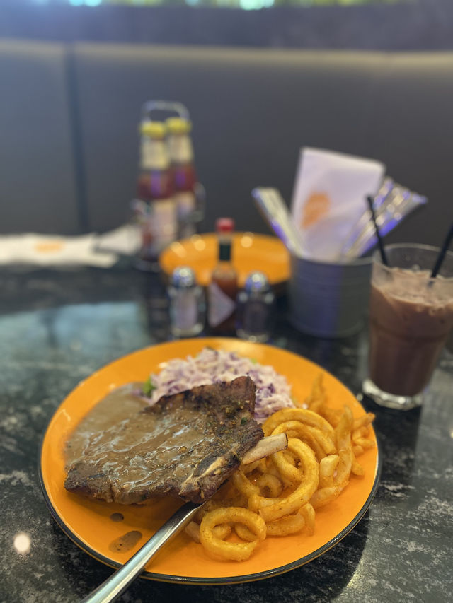 Lively casual dining spot in a mall