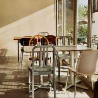 Community Brews in a Cozy Corner