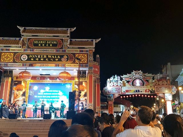 Malacca Moments: Colorful Streets & River Views