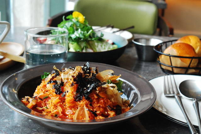Hot Summer Vibes at the Akanara Hotel Restaurant