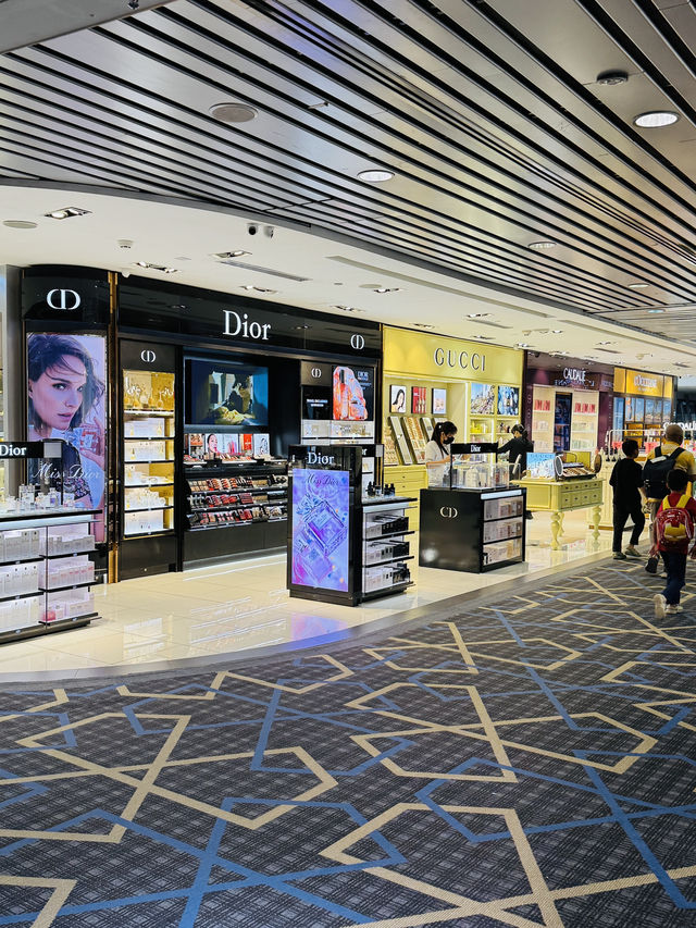 KLIA 1: Shopping Paradise Before Takeoff