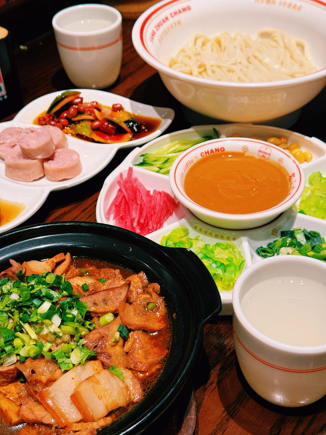 Qianmen Street – ถนนโบราณใจกลางปักกิ่ง เดินง่าย 