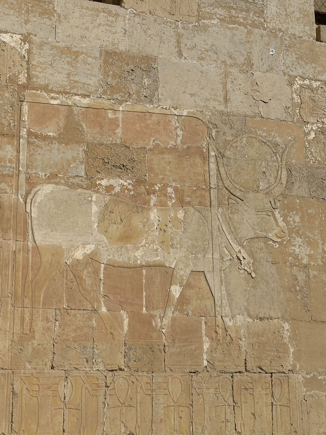 Terraces Of Defiance: A Queen’s Geometry Against the Gods