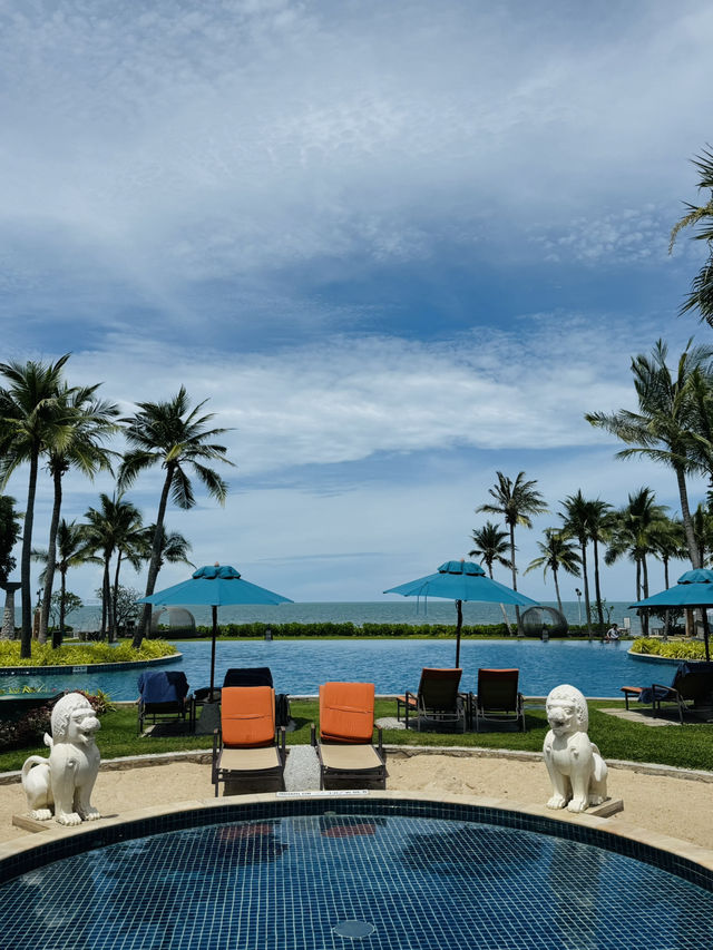 พักผ่อนสบายๆ ติดทะเล ที่ Sheraton Huahin