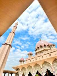 Putra Mosque, Putrajaya – A Modern Marvel with Traditional Charm