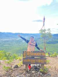 จุดชมวิวผาแดง ดอยกาน อำเภอบ้านโฮ่ง จังหวัดลำพูน