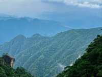 Floating Rocks and Cloud Magic at Sanqing Mountain