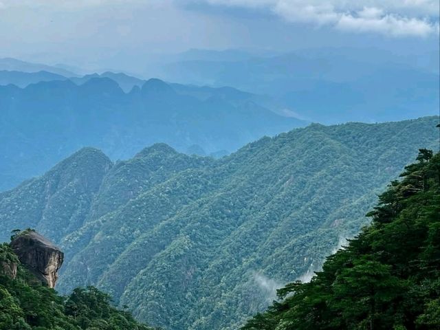 Floating Rocks and Cloud Magic at Sanqing Mountain