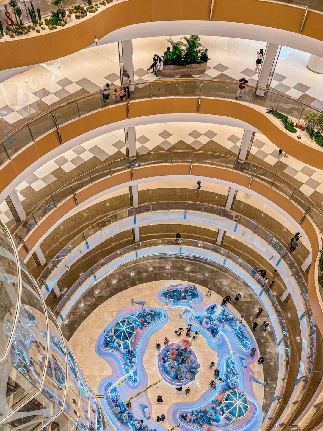 #chinatravel 

🏙️ Wuhan Dream Plaza

📍 Location: Wuchang District, Wuhan
🌍 Fun Fact: One of the world’s largest shopping malls by retail space!

⸻

✨ Highlights:
	•	🛍️ 600+ shops — from luxury to street style & beauty
	•	🎢 Indoor theme park — sky coasters, VR rides, and fun for all ages
	•	❄️ Hot Snow Miracle — a snowy playground with real snow & skiing
	•	🍜 Food streets — local Wuhan eats and trendy cafes

#chinatravel #travelchina #china #travel #malaysiatochina #myitinerary #familytravel #chinatrip #wuhan #武汉 