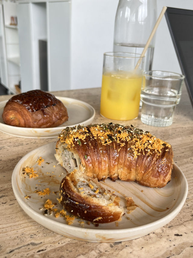 Cozy Afternoon at Dou Dou Bakery ☕🍰 KL’s Minimalist Café Gem