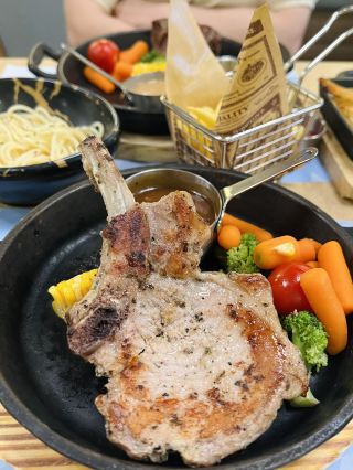 샤틴에서 가성비 좋은 저녁 식사를 즐기다