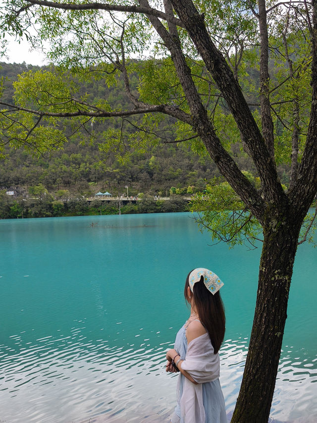 A must-visit blue moon lake in China 🩵