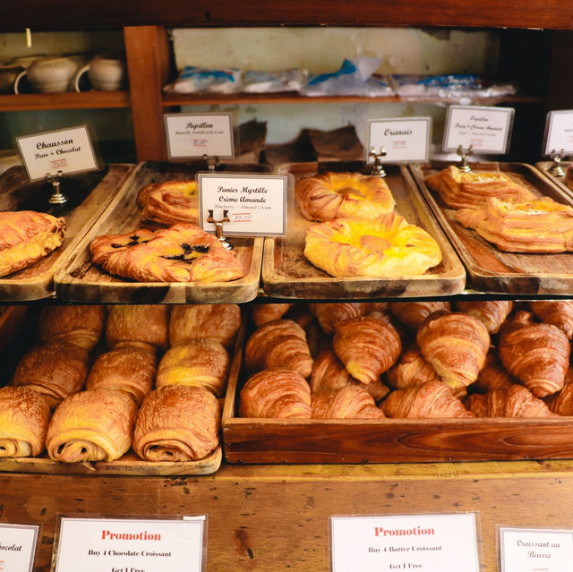 Le Banneton Café French Bakery - Luang Prabang
