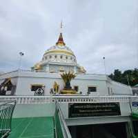 กราบพระพุทธบาทเมืองโยนก : วัดพระธาตุดอยสะเก็ด
