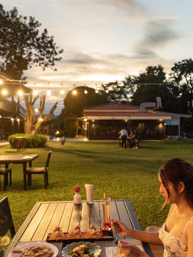 Baan Dum Oceanfront Seafood