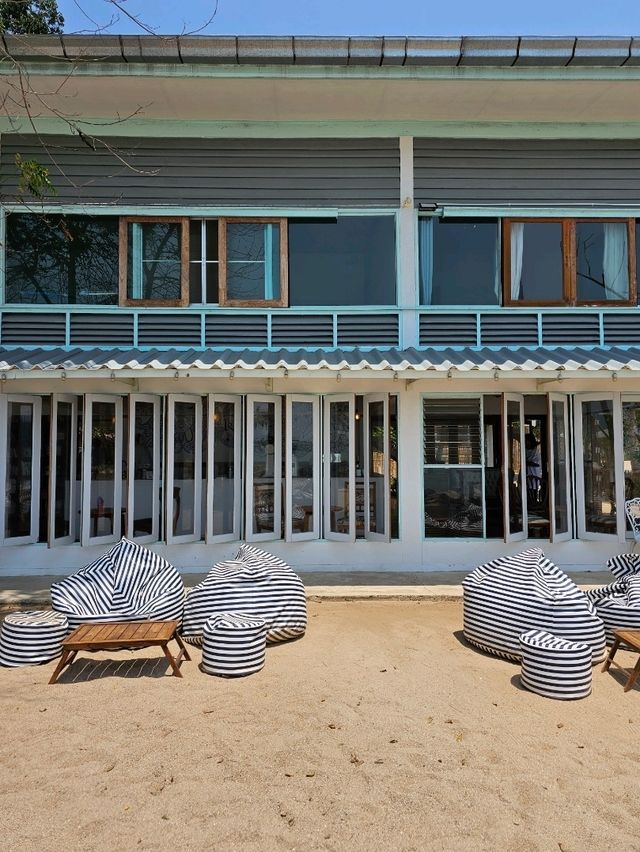 Rosana cafe X Library | ประจวบคีรีขันธ์