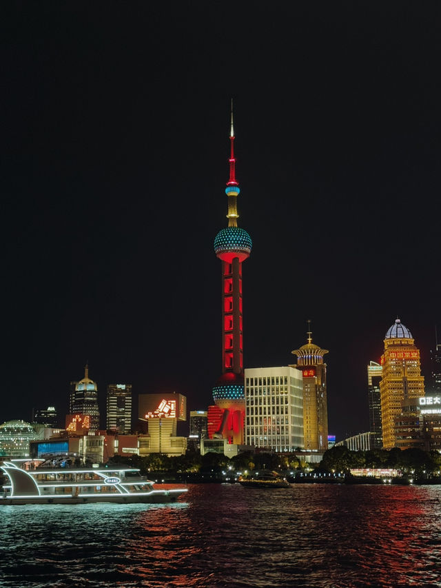 🏮 Chill Citywalks & Iconic Streets: Shanghai’s Dreamy Mix of Old-School Vibes & Skyline Magic ✨