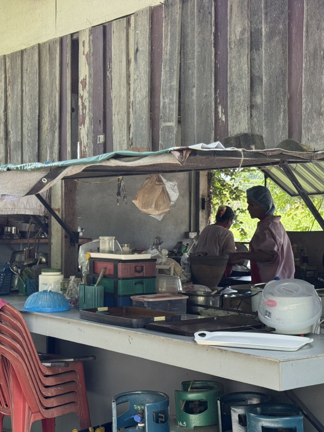 ร้านพิราบขาว อาหารป่า อ.สูงเนิน โคราช ร้านพิราบขาว อาหารป่า อ.สูงเนิน โคราช
