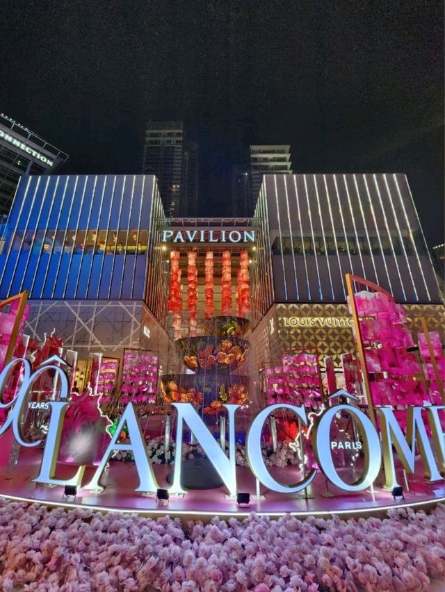 雙子塔燈海下的浪漫瞬間