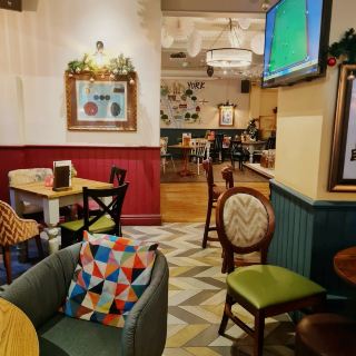 🌟 スネッティシャムのオールドバンク：海岸沿いの高級ダイニングの卓越性