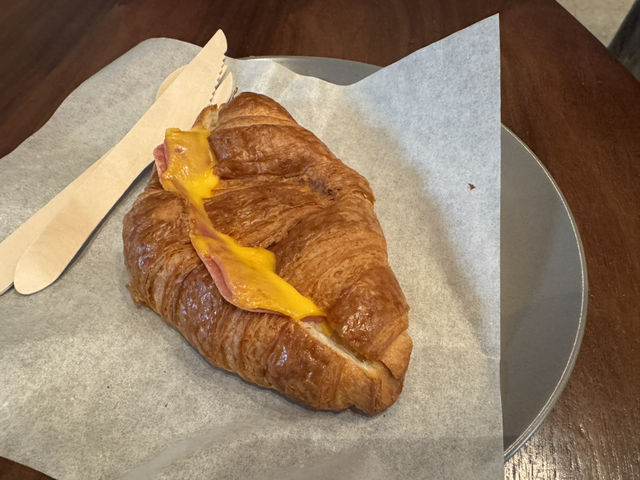 ☕ STARBUCKS RESERVE (Beijing Fun / Beijingfang) — Good Coffee, but Service Lacks Genuine Warmth