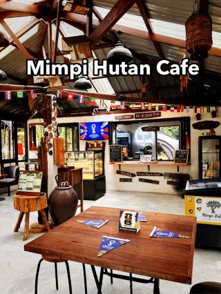 Watch Football Surrounded by Nature at Mimpi Hutan Cafe! 🌿⚽
