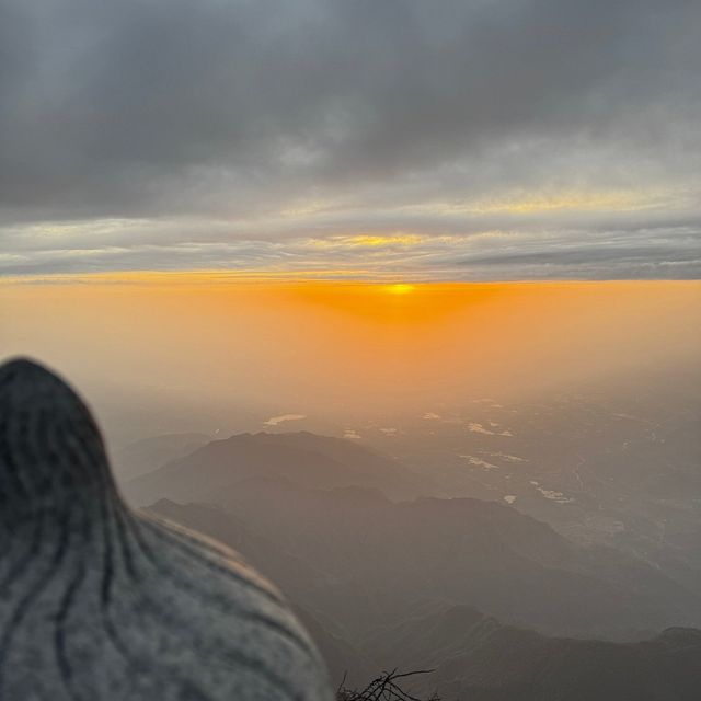 Emei Mountain - Elephants and Bodhisattvas abound on Ermei Shan.