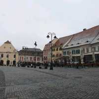 🌆🌈 Exploring the Magic of Union Square, Sibiu! 🏰🇷🇴


