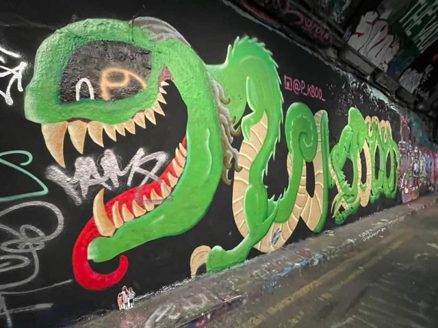 The Graffiti Tunnel 🇬🇧