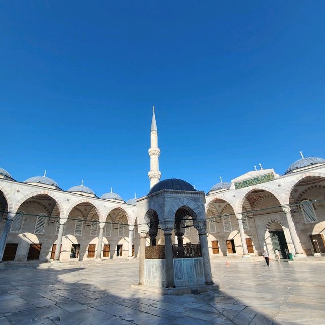 Unmissable Mosque