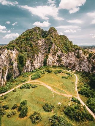  프놈 캄퐁 트락 동굴