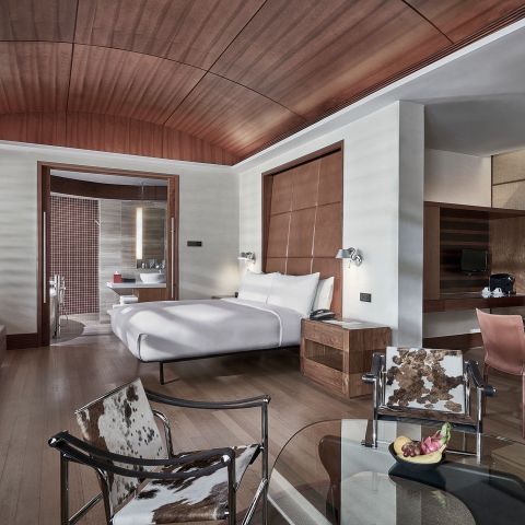 Timeless Elegance in the Heart of Singapore: Singapore Marriott Tang Plaza Hotel