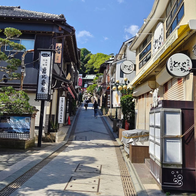 에노시마: 도쿄 근처의 매력적인 섬 🌊🏝️