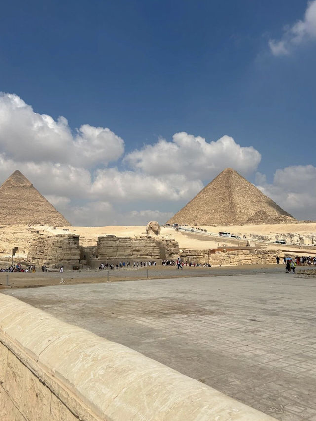 Visiting the pyramids 🏛️