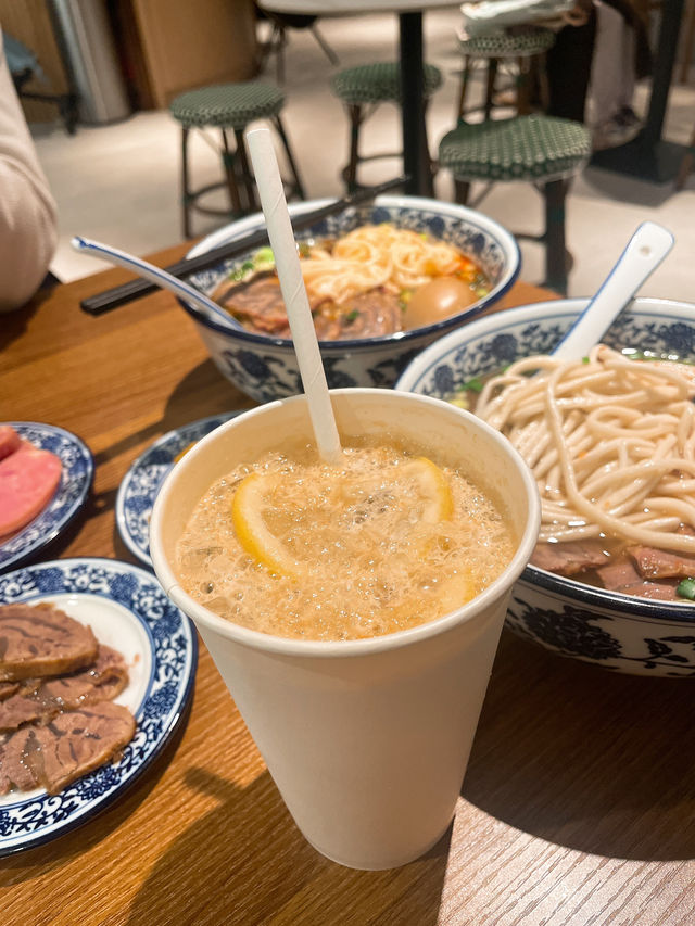 來港必試🍜正宗蘭州牛肉麵 免費續麵啊～